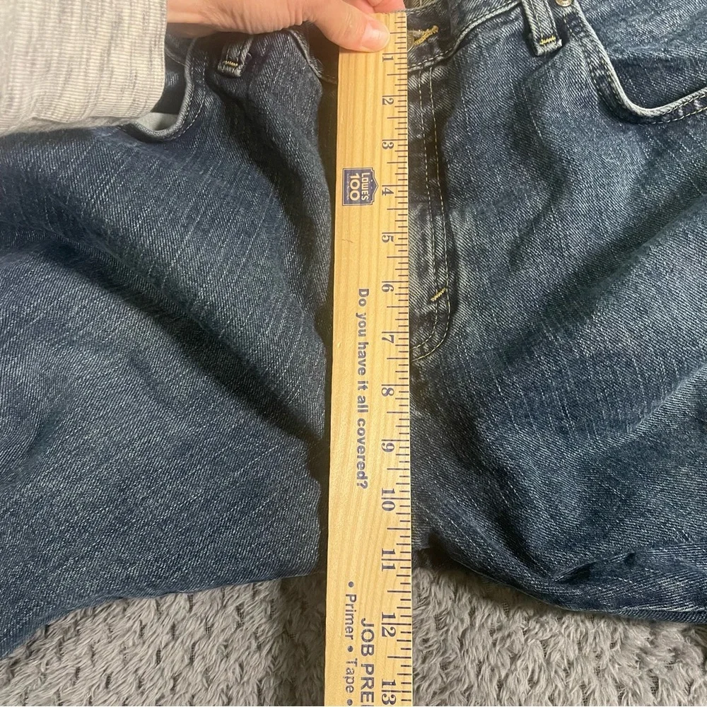 Wrangler‎ Rugged Wear Men’s Medium Wash Blue Jeans Straight Leg Size 34x30 Denim